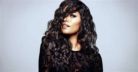 Get those beachy waves with this DIY texturising hairspray | Femina.in