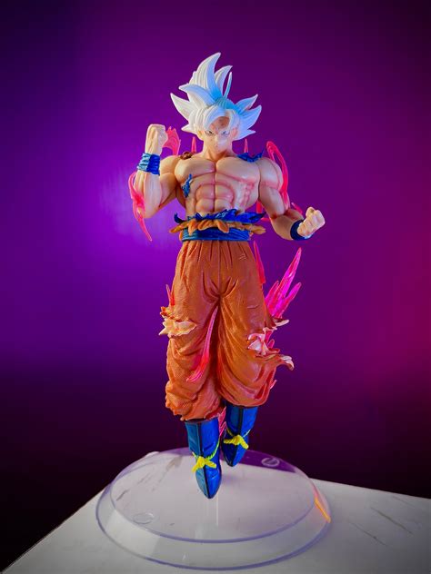 Goku Ultra Instinct Action Figure (22cm) — With Base – JhamundaVerse
