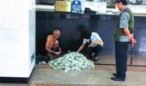 China richest beggar teaches children the most expensive school - India ...