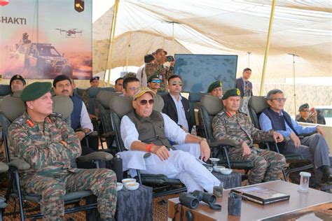 Indian Army Unveils ‘Bhairav Commandos’; Rajnath Singh Reviews Elite ...