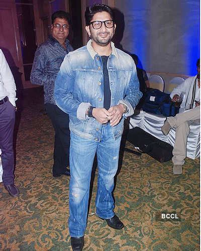 Singer Krsna and a guest during the former's party at Hotel Sea ...