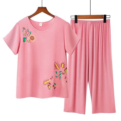 Gpaecead Women's Capri Pajama Sets Plus Size Sleepwear Top with Capri ...