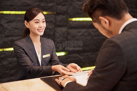 女子应聘宾馆收银员 工作未满一天子卷走3900元_央广网