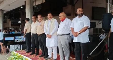 Union Minister Shripad Naik, PWD Minister Nilesh Cabral support double ...