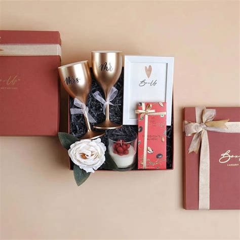 15 Heartfelt Gift Ideas for Couples That Celebrate Love – BoxUp Luxury ...