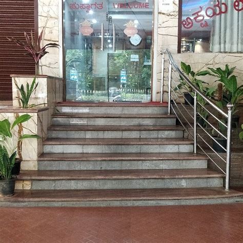 TREEBO AKSHAYA LALBAGH INN (Bengaluru) - Hotel Reviews, Photos, Rate ...