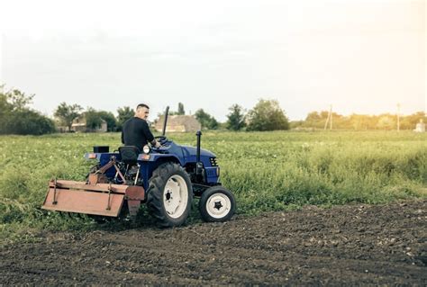 Compact Tractors Comparison 的图像结果