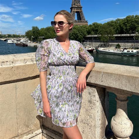 How to transform a boring look with accessories? – Iconic India