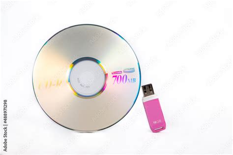 Gigantic Memory Storage Unit 的图像结果