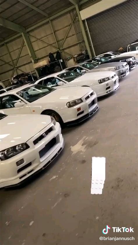 Warehouse full of r34s : r/r34