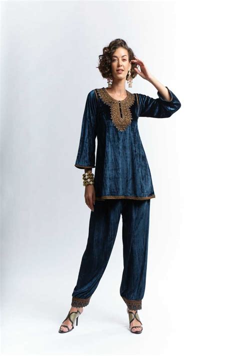 Women Branded Clothing - Buy Kurtis, Tunics, Dresses, Tops, Kaftan ...
