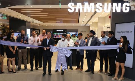 Experience and Explore: Samsung Launches New Premium Experience Store ...