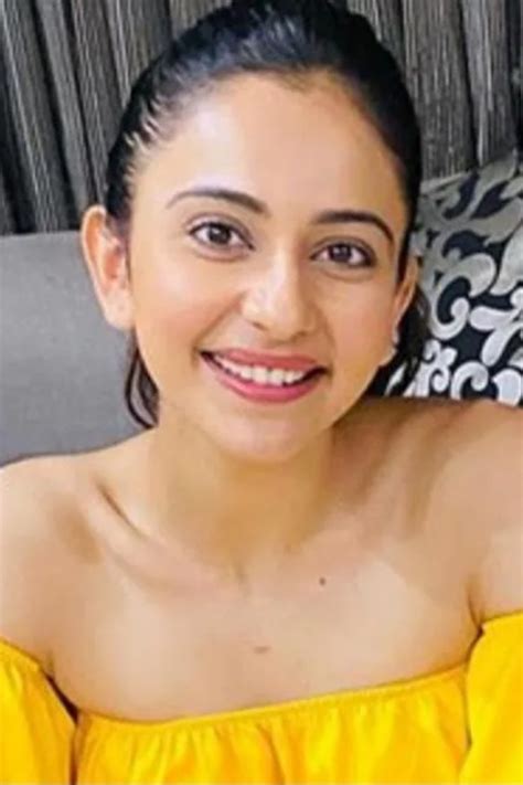 Rakul Preet Singh’s Bio, Age, Relationships, Latest Buzz, Photos & Videos