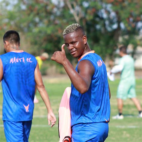 Manta Fútbol Club | ¡BIENVENIDO LUIS!🤝 El defensa ecuatoriano Luis ...