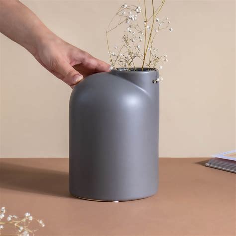 Flugen Grey Ceramic Vase Online - Premium Vase | Nestasia