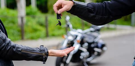 How to Choose Your Two-Wheeler Loan Repayment Tenure | CASHe Blogs