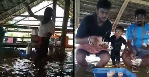Man Selling Tea In Knee-Deep Water Shows The Indomitable Spirit Of ...