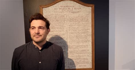 "Le verre, il faut lui demander gentiment de se plier à ce qu'on veut ...