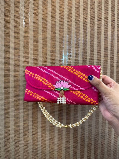 Bandhej Sling Wallet – Regalia Ornaments