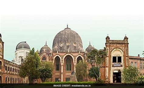 गुजरात : एमएस यूनिवर्सिटी की डायरी में हिंदू ऋषियों को विज्ञान का जनक ...