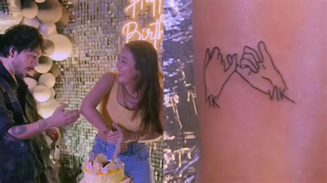 Neha Kakkar inks Tony Kakkar`s initials on her arm amidst rift with ...