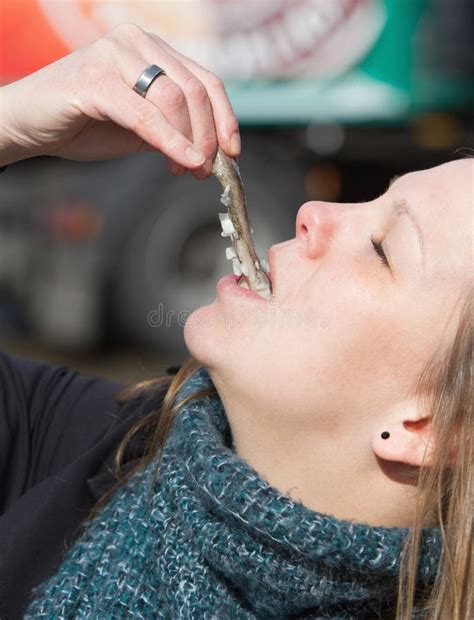 Eating Herring 的图像结果