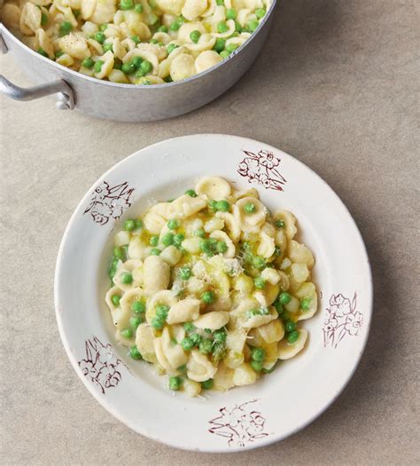 Jamie Oliver 5-Ingredient Pea Orecchiette Pasta Recipe | Channel 4