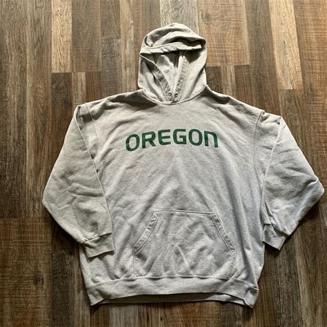Great Oregon Ducks sweatshirt with simple graphic... - Depop