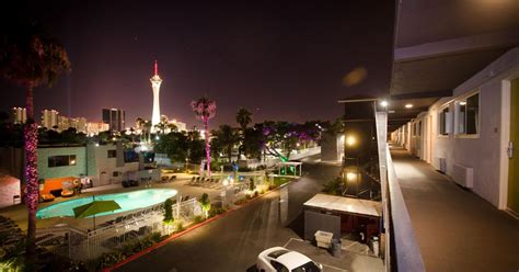 Thunderbird Boutique Hotel ₹ 2,574. Las Vegas Hotel Deals & Reviews - KAYAK