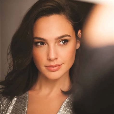 Gal Gadot Hollywood Actress 42