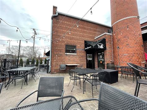 Carriage Court Pizza - Crown Point, IN 46307 - Menu, Reviews, Hours ...