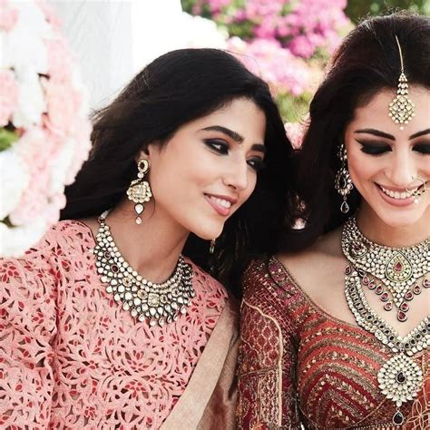 Maang Tikka Designs Online To Add The Glam To Your Outfit