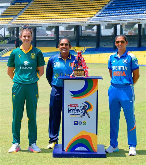 Laura Wolvaardt, Chamari Athapaththu and Harmanpreet Kaur pose with the ...