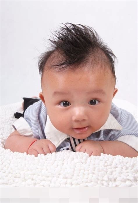男宝宝修剪的乖巧发型图片大全 几个月宝宝适合剪出的短头发设计_发型师姐