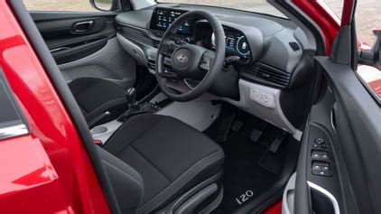 Hyundai i20 Interior Layout & Technology | Top Gear