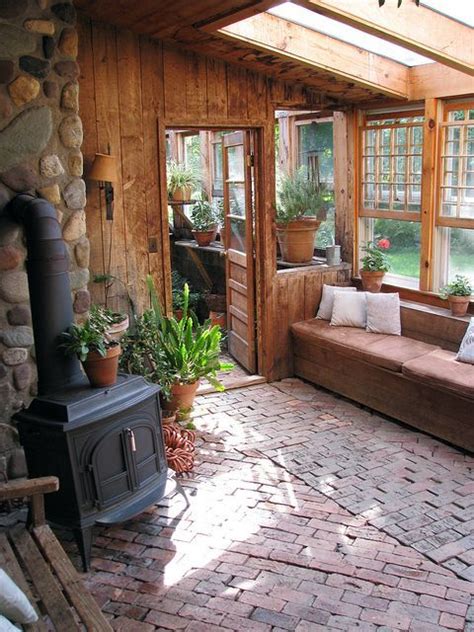 Rustic Sun Room 的图像结果