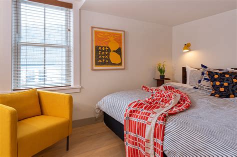 Stable Inn Book Your Stay — BT—VT