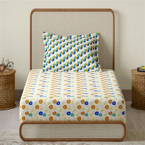 Buy STELLAR HOME Lilly Cotton 104TC Printed 2Pcs Single Bedsheet Set ...