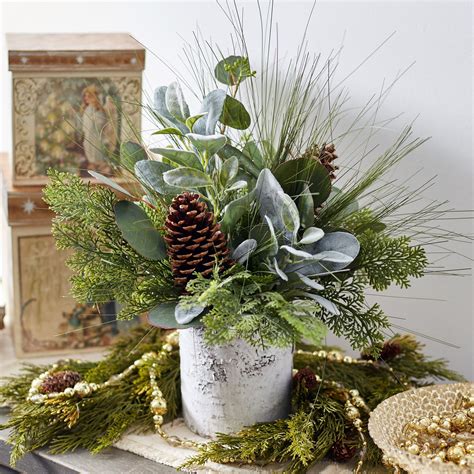10 Beautiful Christmas Table Centerpiece Ideas - Foter