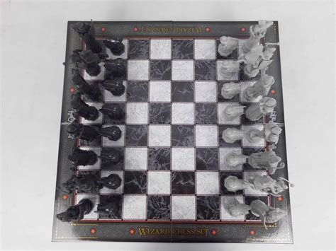 Noble collection harry potter chess set - polfluxury