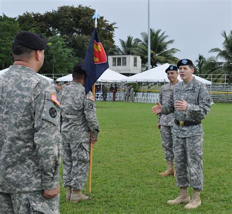 USARC Commander visits 1st Mission Support Command, Ft. Buchanan Puerto ...
