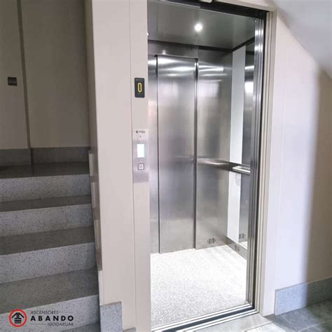 ¡Aprende cómo se calculan la carga y la capacidad máxima de un ascensor!