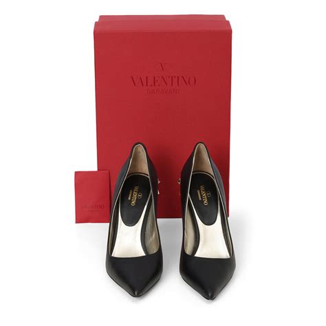 Shop Pre-Loved Valentino Black Jaw Rockstud Leather Pumps EU 37.5 with ...