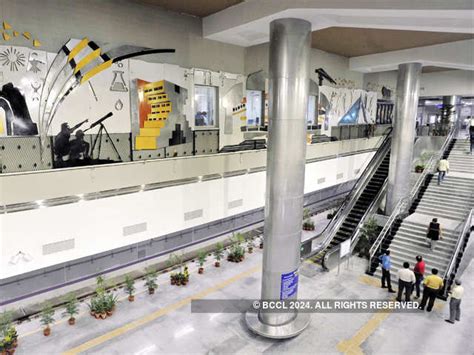 A picture of the first woman officer - Delhi Metro's ITO station all ...