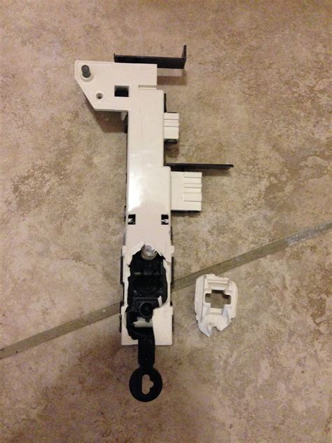 Samsung Washer Door Lock - broken - Katy Appliance Repair