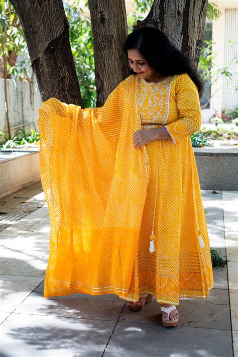 Sunrise Hues Leheriya Anarkali Kurta Set With Dupatta – Atha Fashion