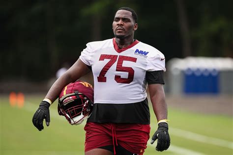 Chris Paul's Contract Breakdown, Salary Cap Details, Bonuses, Terms & More