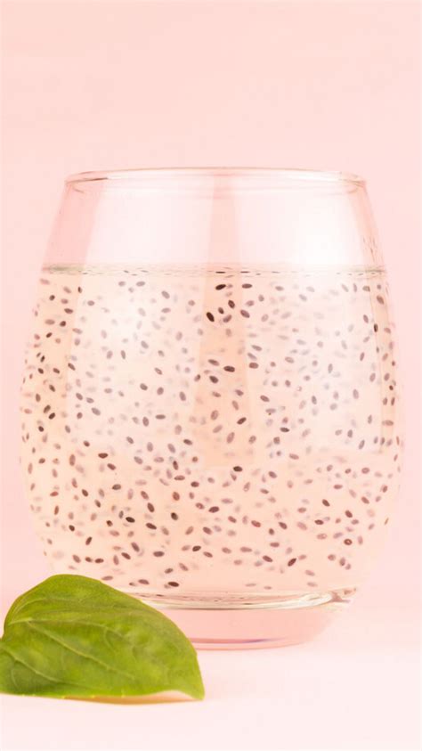 7 Weight Loss Drinks You Can Make Using Basil Seeds