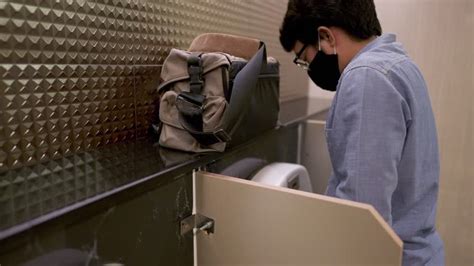 Deutsche Männer sind Sitzpinkler