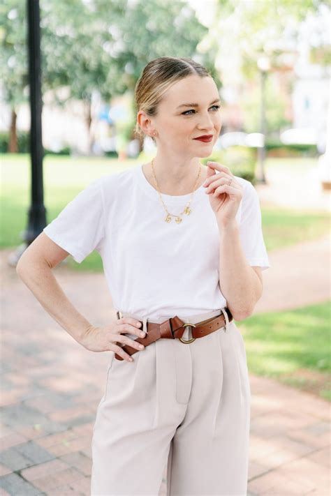 The $7 Hanes White T-Shirt That Every Woman Needs | Poor Little It Girl